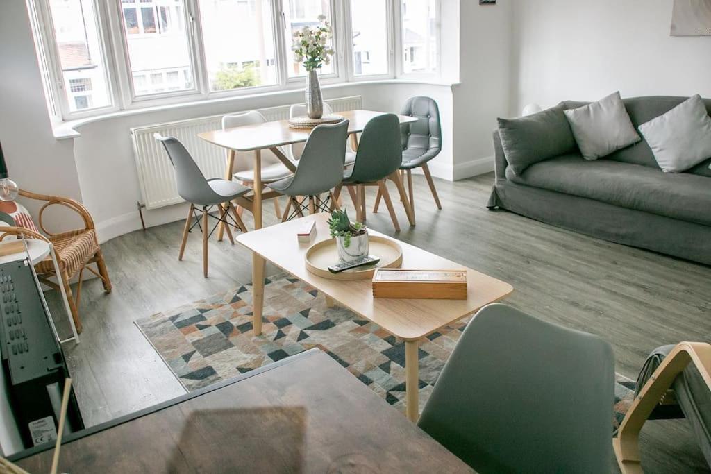 Ferienwohnung Stylish Retreat In Leigh-On-Sea Southend-on-Sea Exterior foto