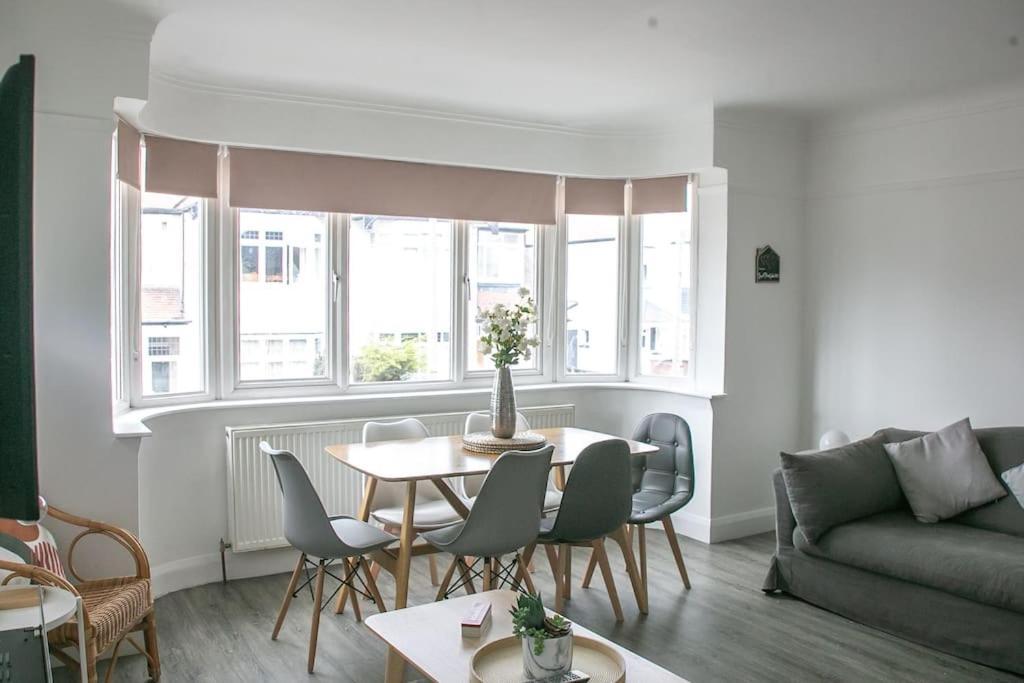 Ferienwohnung Stylish Retreat In Leigh-On-Sea Southend-on-Sea Exterior foto
